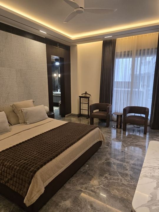 Furnished 4 BHK builder floor in GK-1 for rent – photo 2