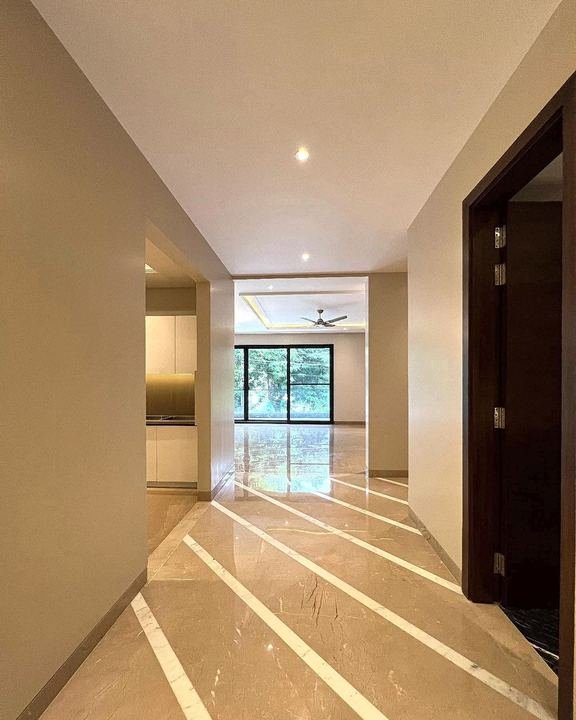 Corner 3 BHK builder floor in GK-1 – photo 2