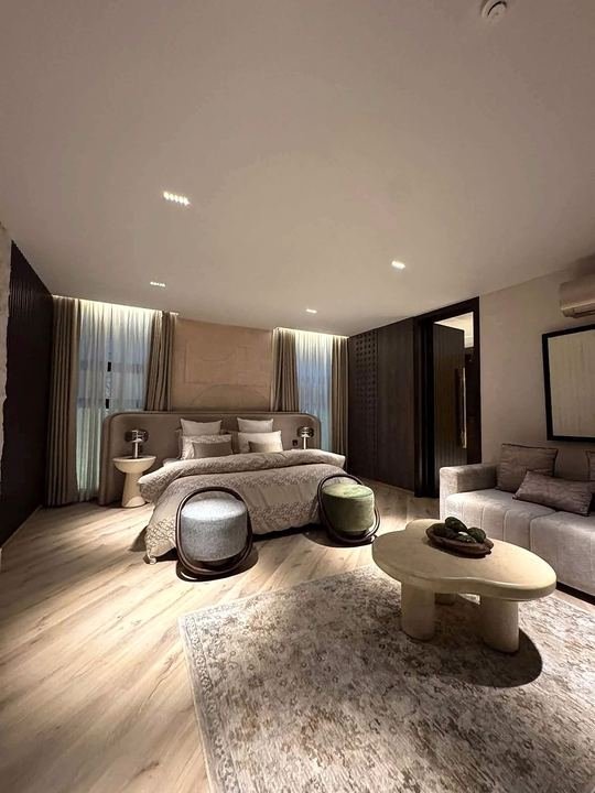 Corner 4 BHK builder floor in GK-2 – photo 5