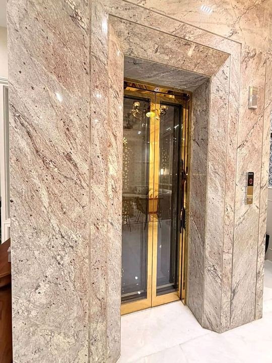Park-facing 4 BHK builder floor in Saket – photo 3