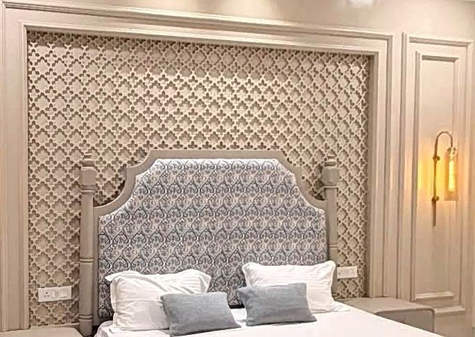 Park-facing 4 BHK builder floor in Saket – photo 5
